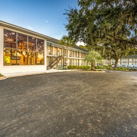 Charleston Creekside Inn