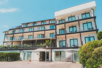 AHG Riva Del Sole Hotel Các khách sạn ở Padenghe sul Garda