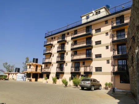 The Hotel Eagles Tala Отели в г. Нгалуни