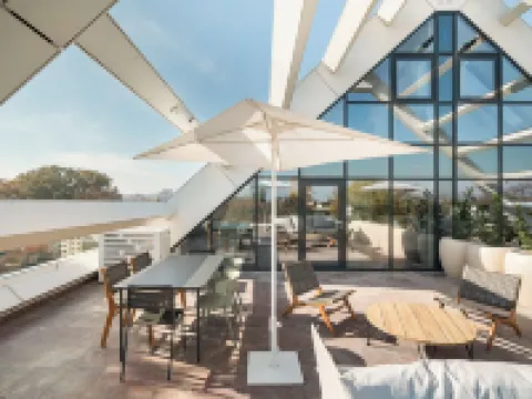 フェニックス アパートホテル ガラツのホテル