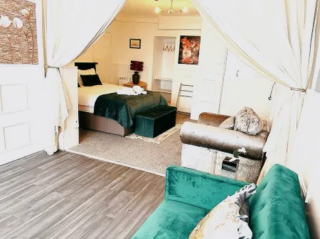 Athol House Отели в г. Дуглас