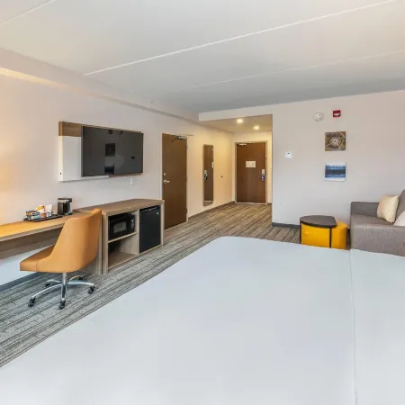 Comfort Inn  & Suites Hotels in Simcoe County