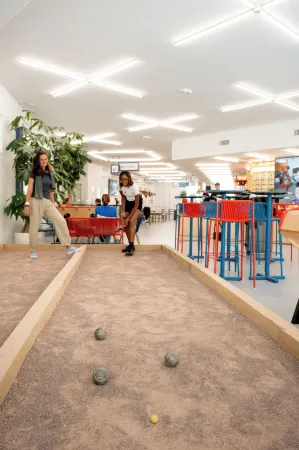 Ucpa Sport Station Hostel Paris Отели рядом с достопримечательностью «Paris Event Center»