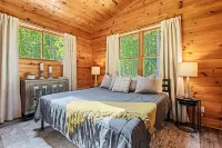 Secluded 4Bd - Close to Park - Detached Gameroom - Big Yard - Fire Pit - Hot Tub