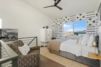 Mountain View Home with King Beds and Rooftop Deck