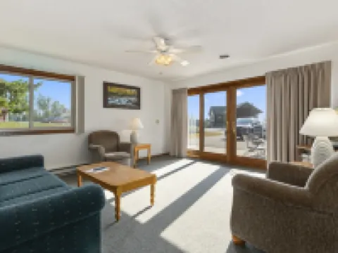 Pelican Lakes Motel Hotels in Breezy Point