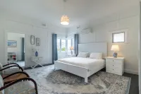 Bay Vista Cottage by the BnB Collection