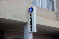 HOTEL LLAELL Отели в г. 