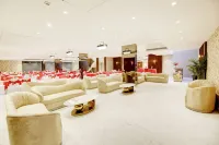 Saltstayz Premier - Galleria Market Road & Sector 27