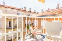 Luxury Rooms in Old Town by Belmont Realty