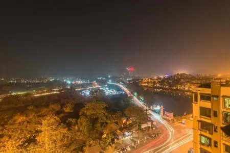 Pheonix By Glitz Hotels Отели в г. Хариграм