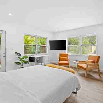 Morning Sunshine @Sailboat Bend Rooms