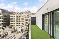 WHome Urban Retreat w/Parking, Elevator & AC by Benfica Stadium