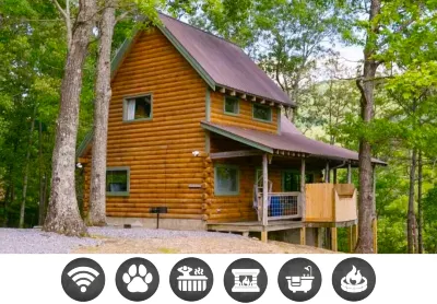 Evie's Mountain Castle 2 Bedroom Cabin by RedAwning Hotels near CAM Cabin Crafts