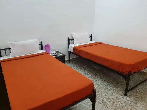 Hotel Sagar Plaza - 2-Star