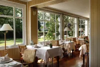 Le Grand Hotel des Bains & Spa - Bretagne Hotels in Locquirec
