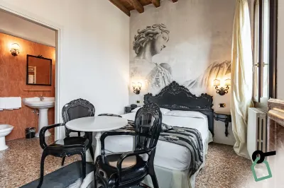 HOTIDAY Room Collection - Dolo Hotels in Dolo