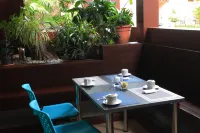 All Days Inn and Out - Morgenmad
