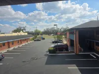 Rodeway Inn Apopka South - Parking