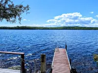 Secluded Waterfront Retreat with Kayaks, Fire Pit, Fishing فنادق في Sullivan