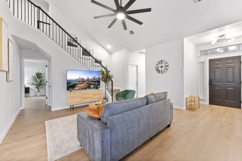 Modern & Homey 3Br Home, Remote Work Friendly, King Beds, Fast WiFi