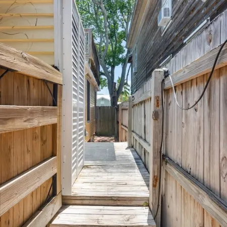 Sea Breeze by Brightwild Off-street Parking