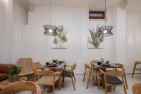 Marea Boutique Suites