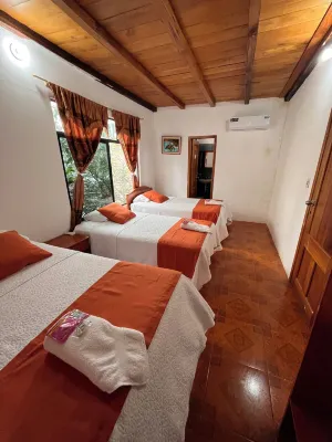 Hostal Las Gardenias - Pensions