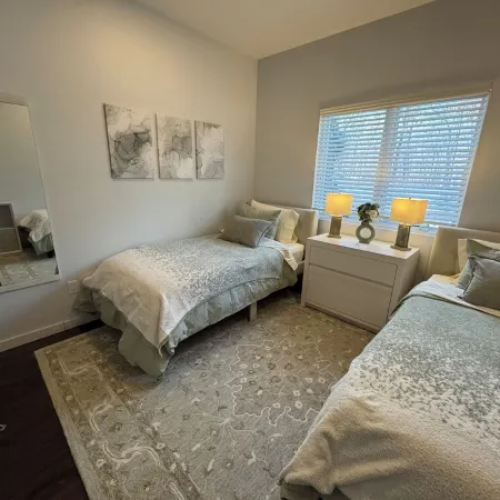 5Br, 5BA on Cul-De-Sac, Big Pool, Jacuzzi, Gym, Beautiful Bay Beach
