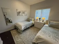 5Br, 5BA on Cul-De-Sac, Big Pool,  Jacuzzi, Gym,  Beautiful Bay Beach