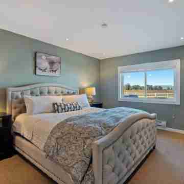 Boots & Barrels Ranch-2 master bedrooms,2 add'l bedrooms,3 baths, views, firepit Rooms