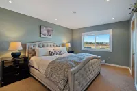 Boots & Barrels Ranch-2 master bedrooms,2 add'l bedrooms,3 baths, views, firepit