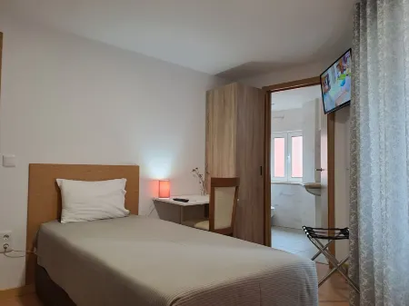 Largo da Fonte Отели в г. Фундада