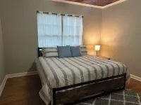 Spacious 4-Bdrm house in Ruston with WiFi and AC & Wonderful front & back porch