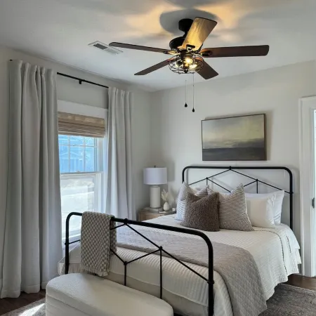 Cozy and accomodating designer home near downtown and McKennan Park - sleeps 10+