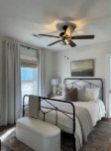 Cozy and accomodating designer home near downtown and McKennan Park - sleeps 10+