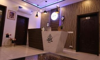 Cuzzy Inn Hotel