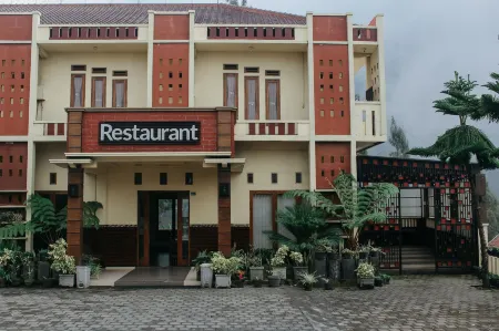 SM Bromo Hotel Отели в г. Sukapura