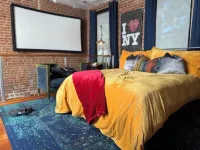 3-Bedroom, Outdoor Japanese Soaking Tub, Fire-Pit, originally built in 1890!