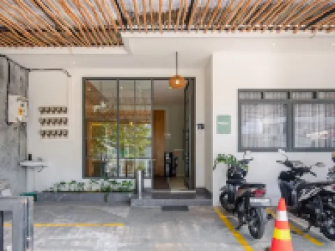 Mono Coliving Ngagel, Surabaya Hotels in Gubeng
