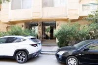 Oak Orchid Opulent 2 Br Apartment with Walk-in Closet Hoteller i Maadi