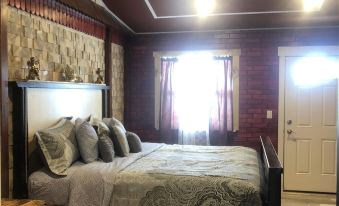 Alexander Hotel