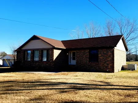 AWESOME 2BR-2Bath Hartselle Home - private bathrooms - DITCH THE HOTEL
