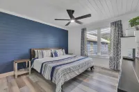FLAT Lakefront Home at Summer Breeze w/ Private Dock & Kayaks & Paddle Boards