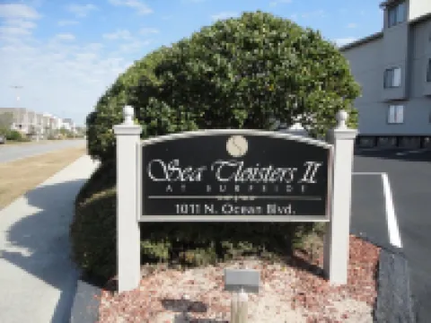 Vacation at a Cozy Oceanfront Beach Getaway