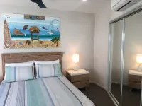 BEACH  Luxury Upmarket 2B 2B unit, OCEAN VIEWS!  250m to BUDDINA BEACH!