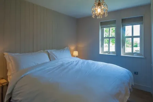 Remote & awe-inspiring Iasgair Cottage. Pet friendly, wood burner, lochside.