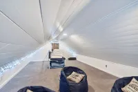 Little Loft of Adventure 1 Br Home, with Bonus Loft Area!