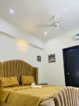 Spacious 3-Bedroom Apartment with Lounge, Kitchen, Free Wi-Fi, Parking & More!