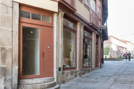 Casa da Cera da Porta da Vila Отели рядом с достопримечательностью «Guimarães Historical City Centre»